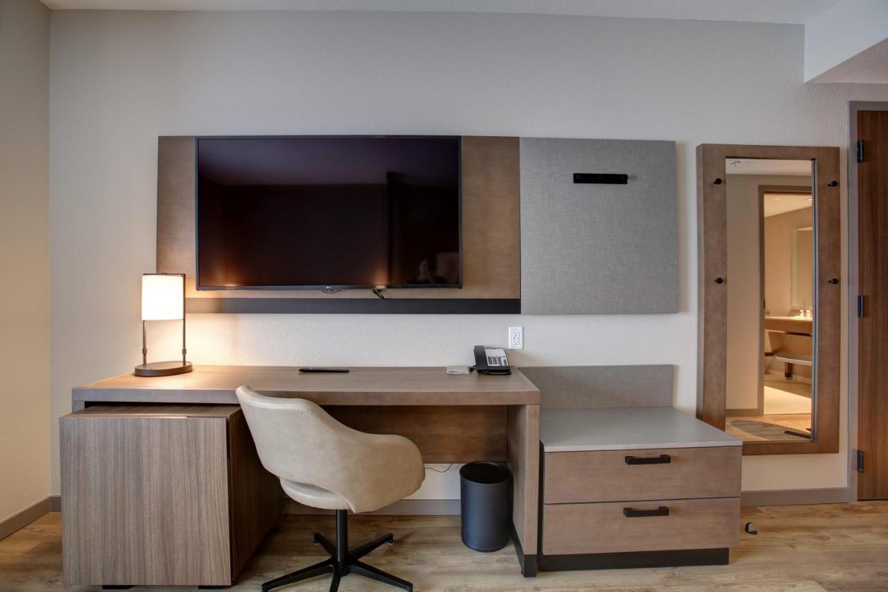 Hyatt Place At Wichita State University Extérieur photo